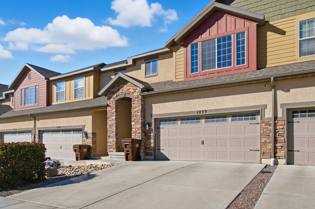1259 SilverCrest Dr in Saratoga Springs, UT - Building Photo - Building Photo