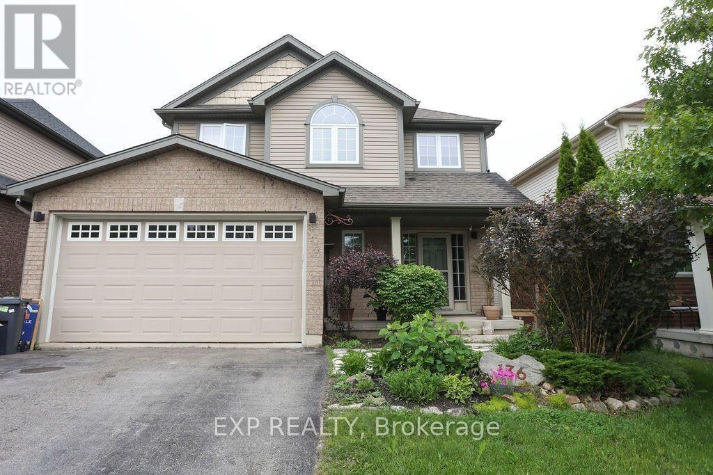 136 Fleming Way in Shelburne, ON - Building Photo