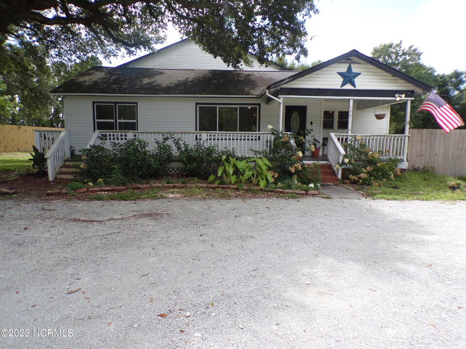 146 Sneads Ferry Rd in Sneads Ferry, NC - Building Photo