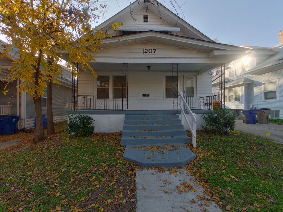 128 1/2 S Erie St in Wichita, KS - Building Photo