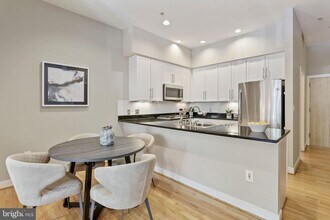 2363 Champlain St NW in Washington, DC - Building Photo - Building Photo
