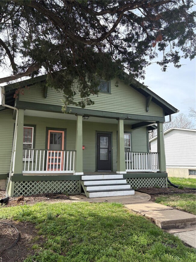 2103 N 4th St in St. Charles, MO - Building Photo - Building Photo