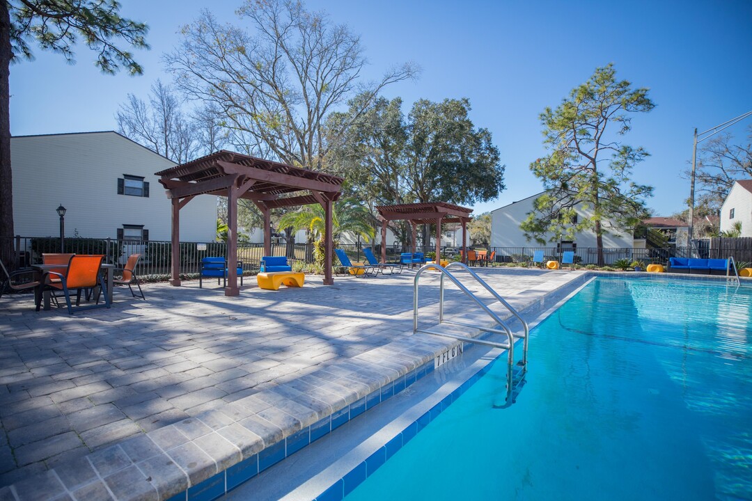 Topaz Gardens in Jacksonville, FL - Building Photo