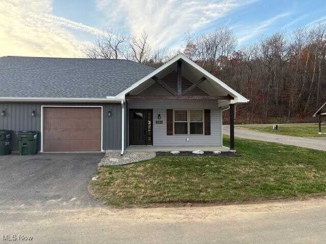 2717 Barnhill Rd SE in New Philadelphia, OH - Building Photo