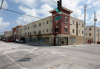 New Arena Square Apartments in Miami, FL - Building Photo - Building Photo