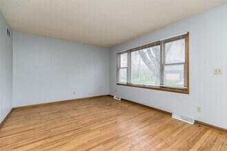 1103 Hollywood Blvd, Unit 1103 in Iowa City, IA - Building Photo - Building Photo