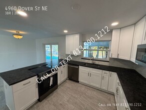 4960 Dover St NE in St. Petersburg, FL - Building Photo - Building Photo