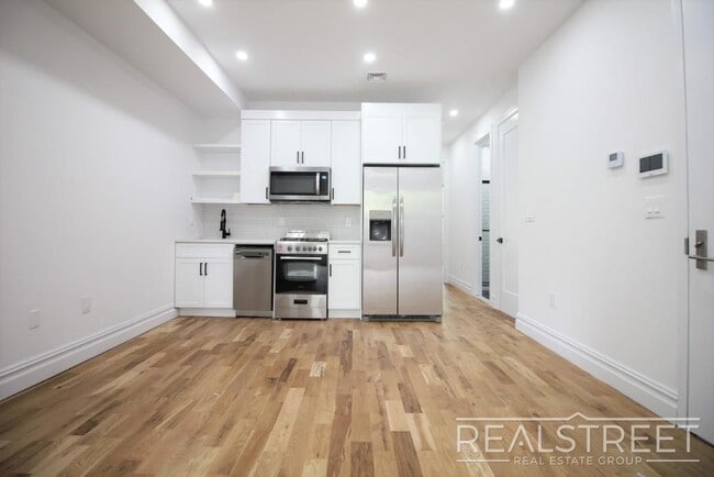 Charming Brand New 2.5 Bed 2 Bath with Ter in Brooklyn, NY - Building Photo - Building Photo