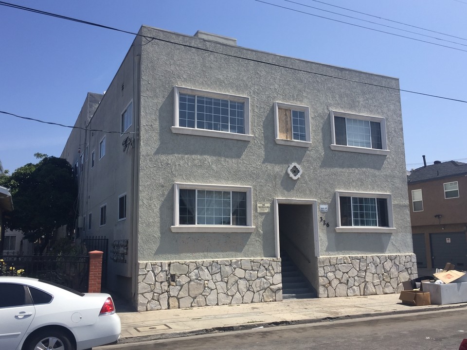 326 W 11th St in San Pedro, CA - Foto de edificio