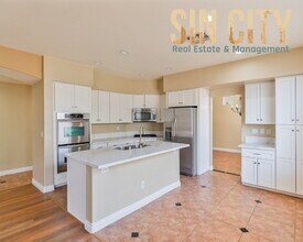 904 Cambridge Cross Pl in Las Vegas, NV - Building Photo - Building Photo