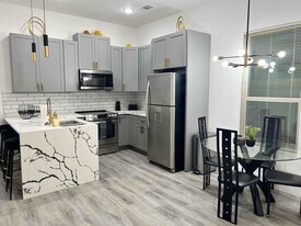 2216 Dyson St in Dallas, TX - Building Photo