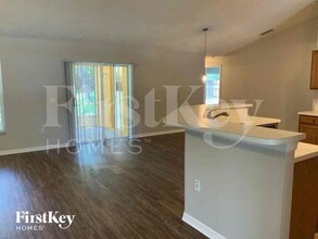 3031 Hallow Dr in Deltona, FL - Building Photo - Building Photo