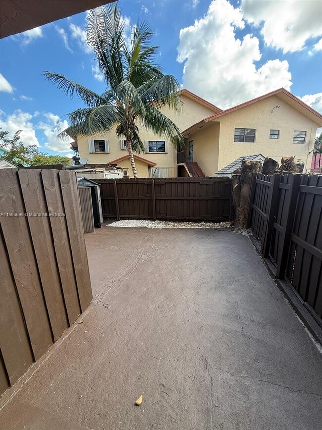 5425 W 24th Ave in Hialeah, FL - Building Photo - Building Photo