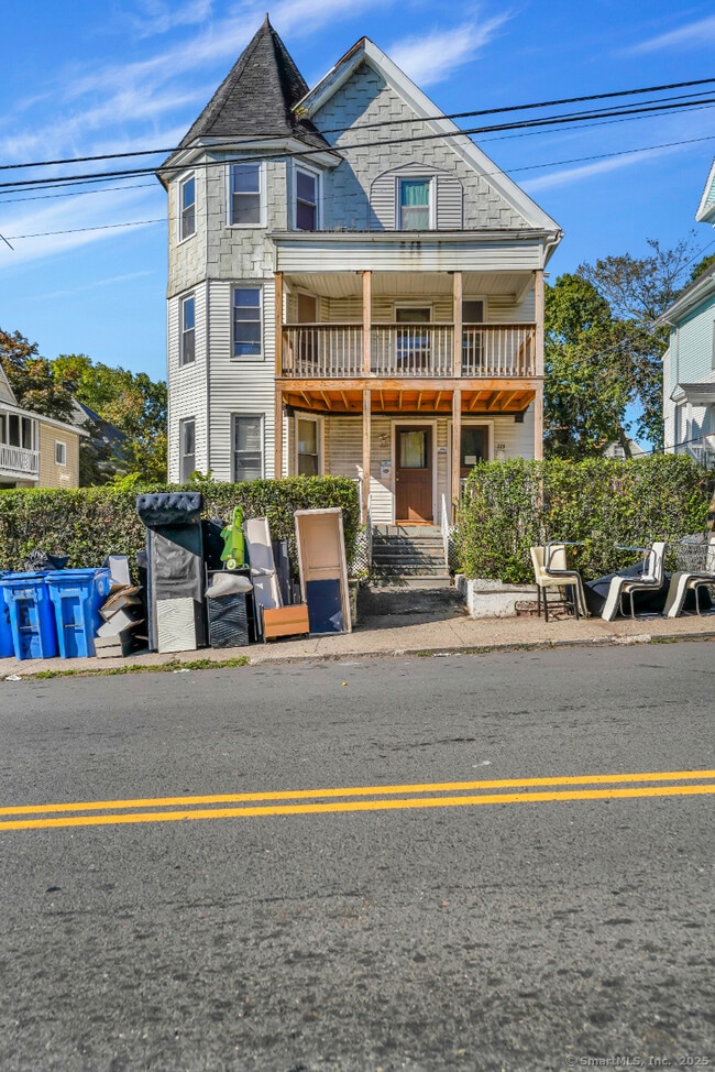 property at 221 Willow St