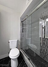 2937 Winkler Ave in Ft. Myers, FL - Building Photo - Building Photo