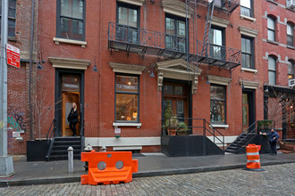 19-21 Leonard St in New York, NY - Building Photo - Building Photo