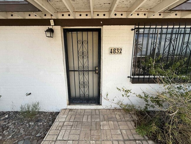 4832 E 24th St in Tucson, AZ - Building Photo - Building Photo