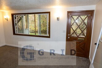 3213 SW Marigold St in Portland, OR - Building Photo - Building Photo