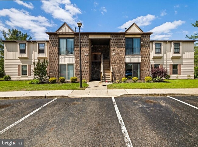 property at 17 Chelsea Ct