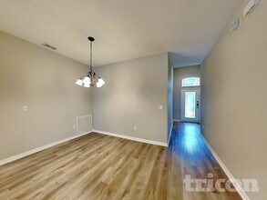 12423 Ridgedale Dr in Hudson, FL - Foto de edificio - Building Photo