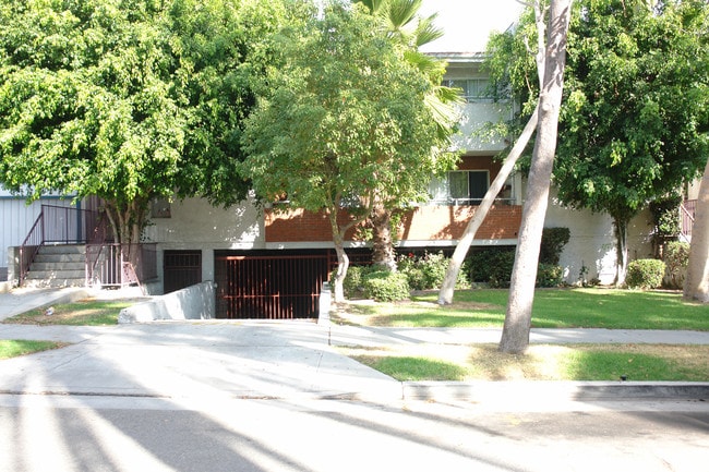 412 Piedmont Ave in Glendale, CA - Foto de edificio - Building Photo