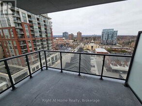 2075 Lakeshore Rd. in Burlington, ON - Building Photo - Building Photo