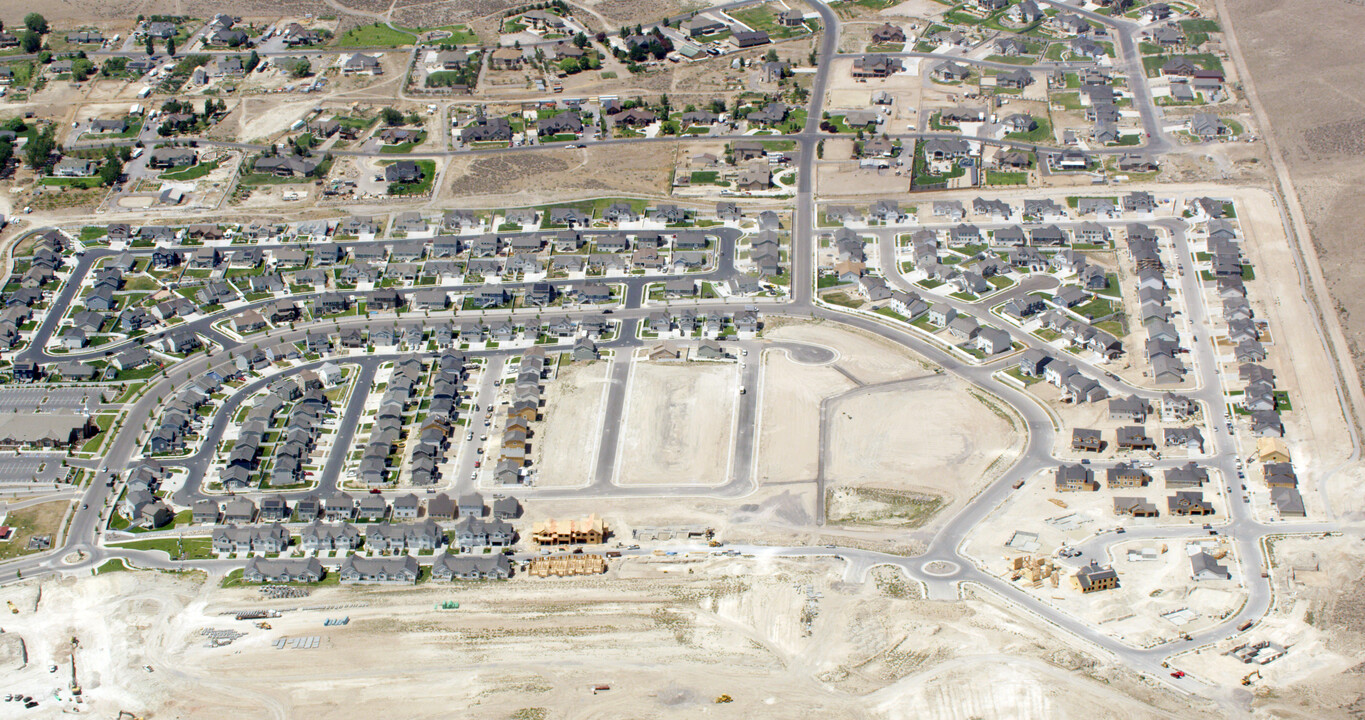 Spring Run Estates & Cottages in Eagle Mountain, UT - Building Photo