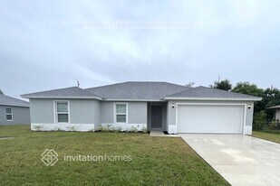 410 Kostner St in Port Charlotte, FL - Building Photo