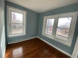 237 E Wood St in Norristown, PA - Building Photo - Building Photo