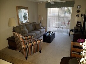 276 Lake Havasu Ave, Unit C-1 in Lake Havasu City, AZ - Foto de edificio - Building Photo