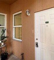 7130 NW 177th St in Hialeah, FL - Building Photo