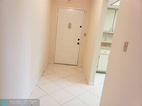 5550 NW 44th St in Lauderhill, FL - Building Photo - Building Photo