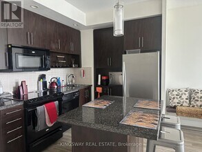 120 Homewood Ave in Toronto, ON - Building Photo - Building Photo