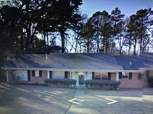 2307 Oliver Ave in Longview, TX - Foto de edificio - Building Photo