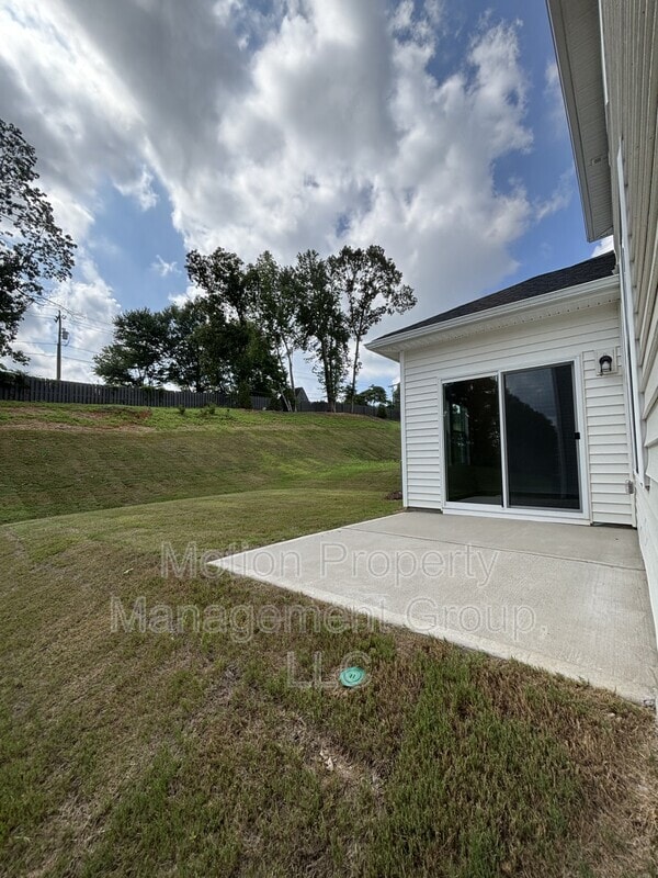 property at 1402 31st Ave NW
