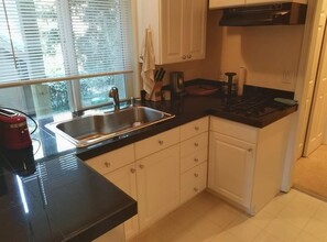 13158 Sunset Ln, Unit Apt for Rent in Anacortes, WA - Building Photo - Building Photo