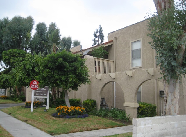 Savanna Apartment Homes in Anaheim, CA - Building Photo - Building Photo