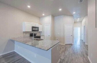 2109 N Avenue K in Lubbock, TX - Foto de edificio - Building Photo