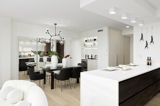 1003 Pacific St, Unit 190X in Vancouver, BC - Building Photo - Building Photo