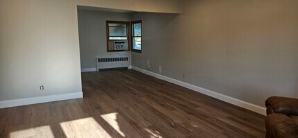1 Hallock St in Farmingdale, NY - Building Photo - Building Photo