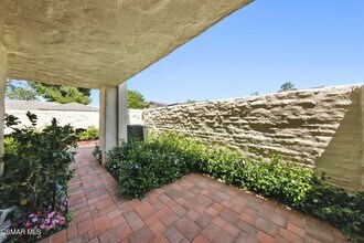 3825 Charthouse Cir in Westlake Village, CA - Building Photo - Building Photo