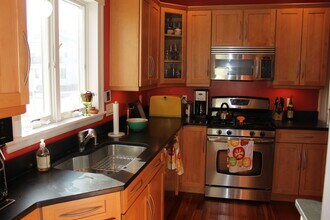 25 Leonard St, Unit 1 in Somerville, MA - Building Photo - Building Photo