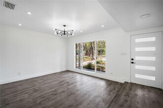 1903 E Diana St in Tampa, FL - Building Photo - Building Photo