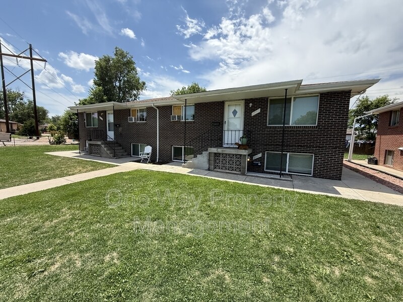 2424-2430 W 11th St in Greeley, CO - Building Photo