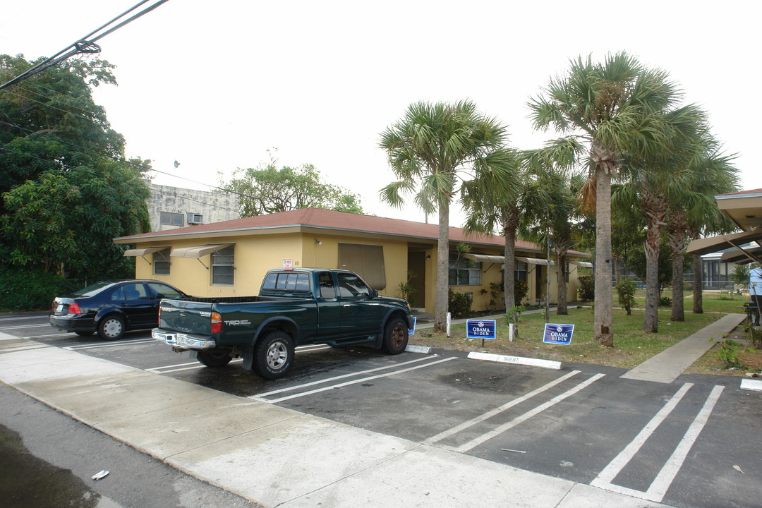 401 S Seacrest Blvd in Boynton Beach, FL - Building Photo