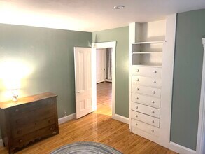 198 S Main St, Unit Upstairs Apt B in Northfield, VT - Building Photo - Building Photo