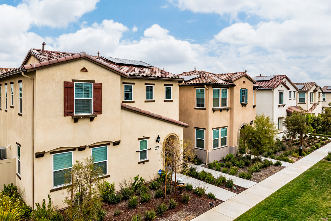 Harmony Park in Redlands, CA - Foto de edificio