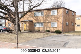 Yearling Circle in Columbus, OH - Foto de edificio - Building Photo