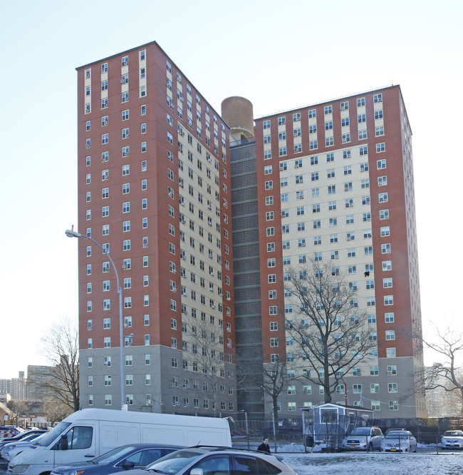 Luna Park in Brooklyn, NY - Foto de edificio - Building Photo