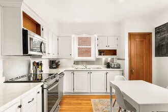 6415-610e 10e Avenue in Montréal, QC - Building Photo - Building Photo